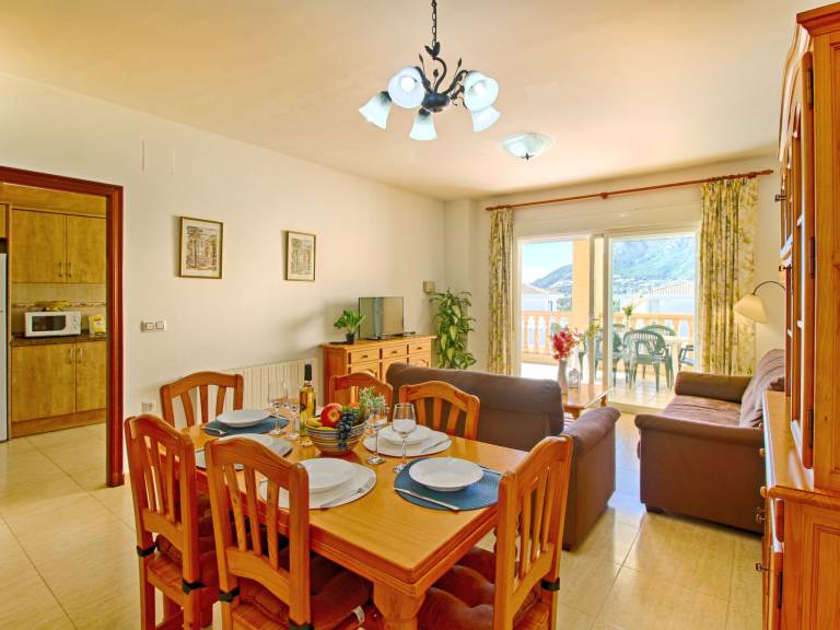 Family-oriented house with barbecue, private pool & garden | Mountain view | Pets are welcome — photo 4