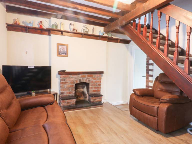 Children-friendly cottage with yard | Pets allowed — photo 2
