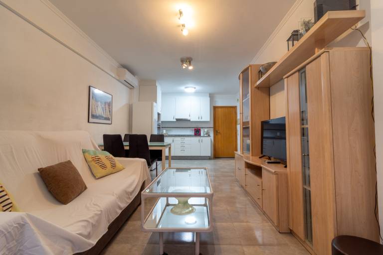 Apartment with terrace, barbecue & garden — photo 4