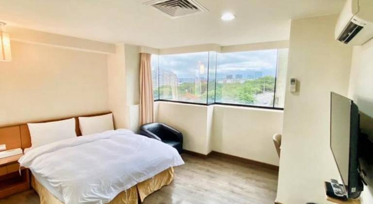 Royal Business Hotel (Self Check-in) in Hsinchu