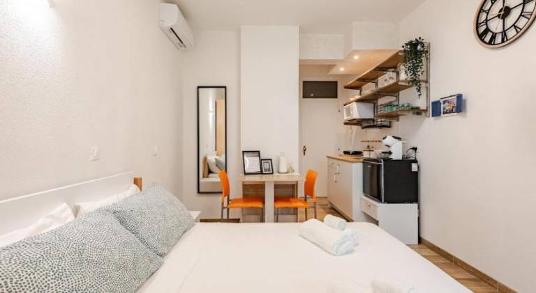 Holiday apartment with pool — photo 2