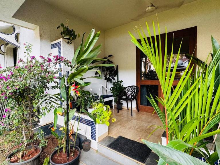 Two BHK Condo • Pool Access • Mins to Beach — photo 4