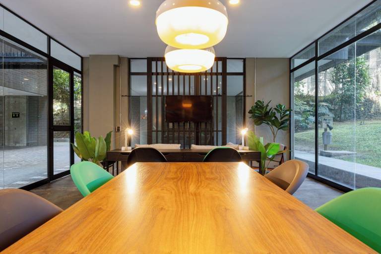 Serviced apartment with sauna, yard & pool | Close to Lleras Park | Perfect for remote work | Pets are welcome — photo 4