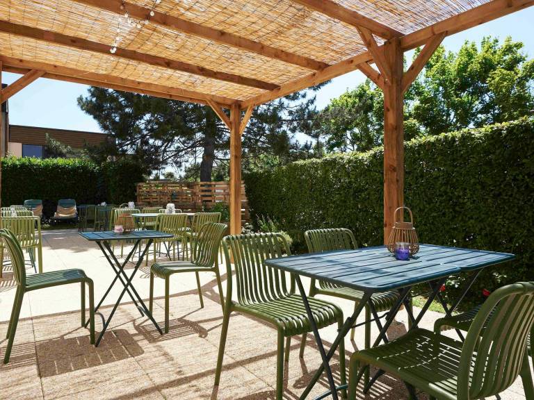 Greet Hotel Versailles - Voisins Le Bretonneux in Versailles