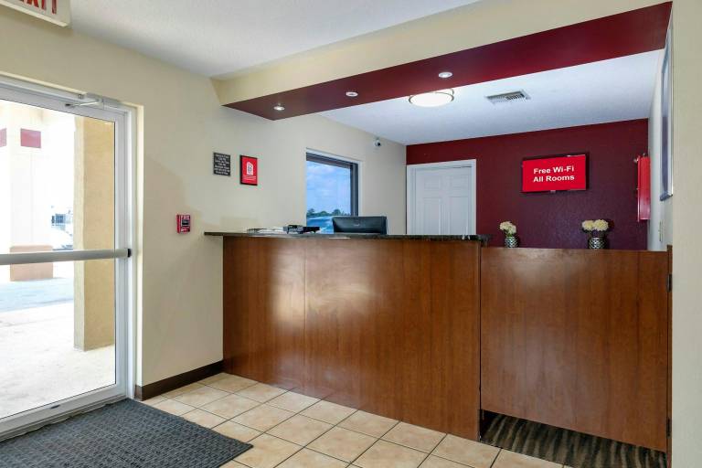 Red Roof Inn Defuniak Springs — photo 2