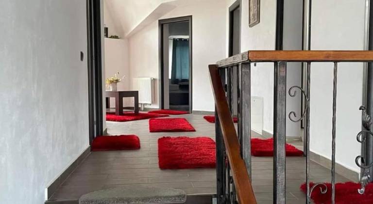 Villa with jacuzzi — photo 5