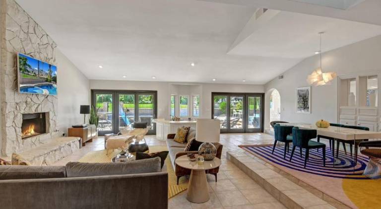 Fully equipped ample house with private pool, hot tub & BBQ | Suitable for remote work | Dogs allowed — photo 4