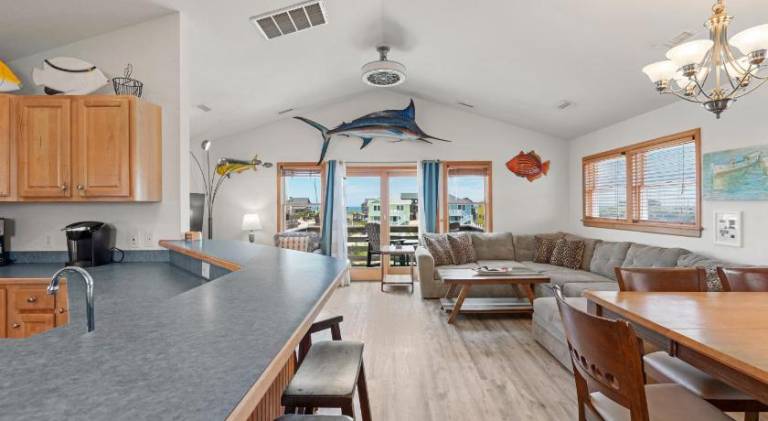 Vacation home with pool & hot tub | Close to the beach | Pets allowed — photo 4