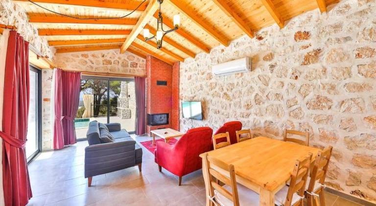 Beautiful vacation home with pool & jacuzzi | Pets allowed — photo 5