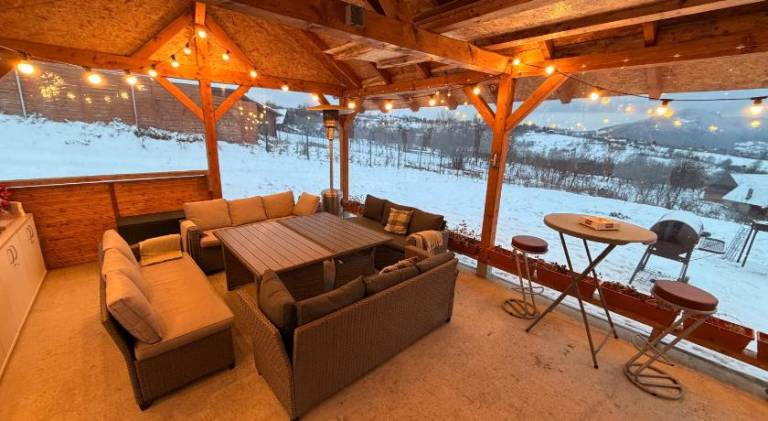 Chalet with sauna, hot tub & yard — photo 4