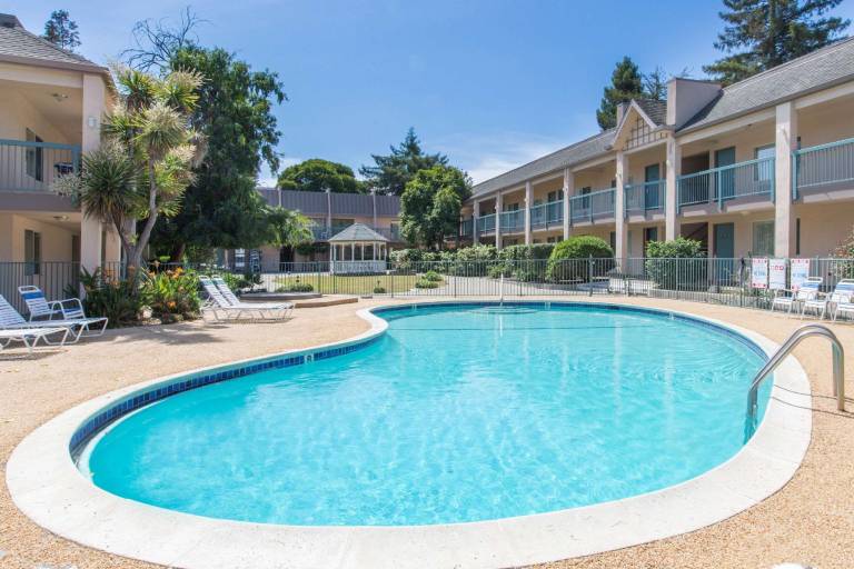 Days Inn by Wyndham Redwood City — photo 3