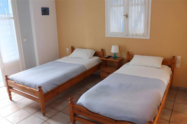 Studio with garden, terrace & fast internet | City view | Next to the beach | Pet-friendly in Lefkada