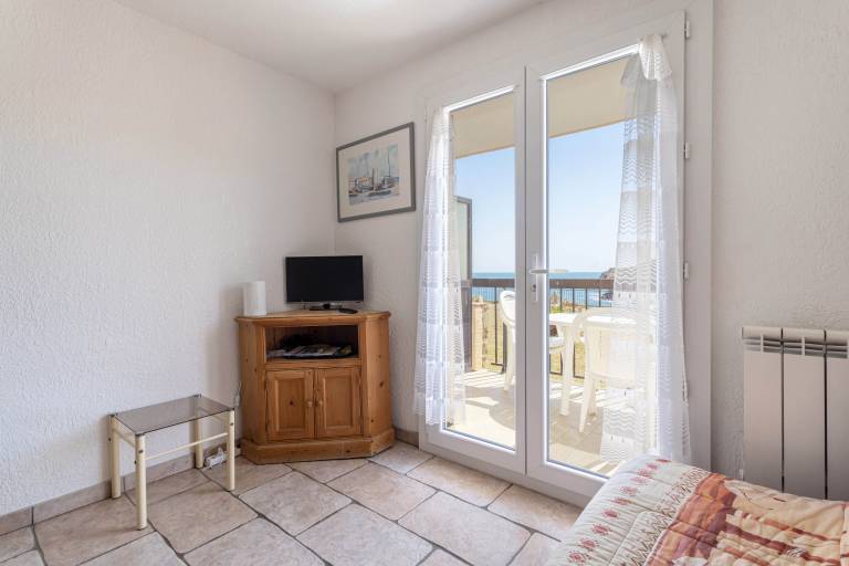 Holiday apartment with terrace | Garden view — photo 3