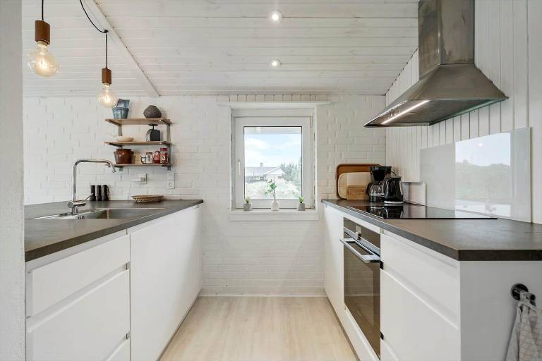 Vacation home with barbeque, jacuzzi & terrace | Pets are welcome — photo 2