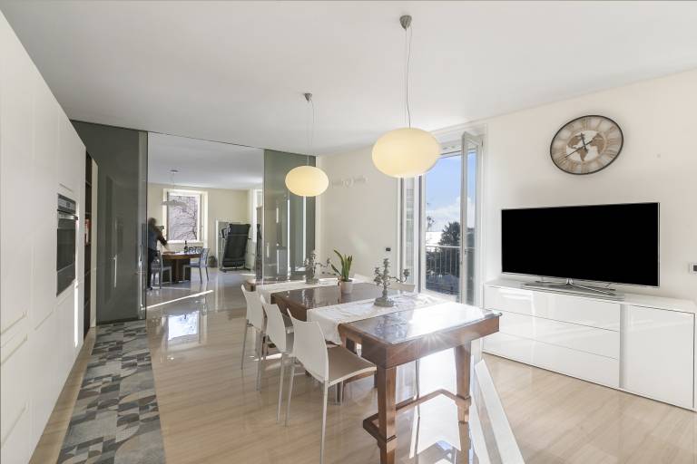 Life & View Luxury Apartment — photo 5