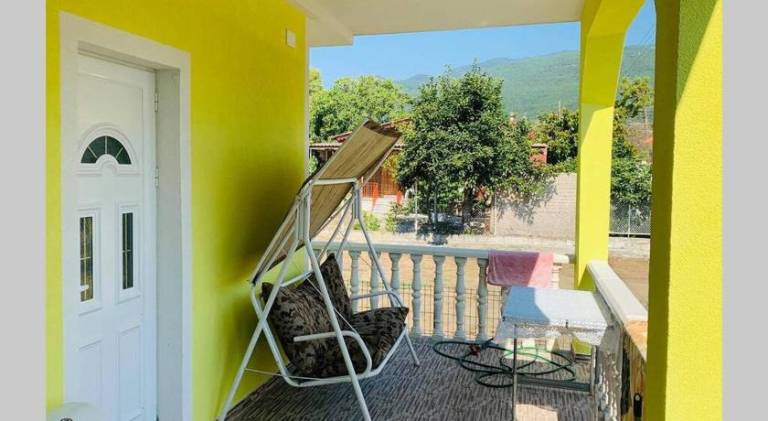 Villa with patio & yard — photo 3