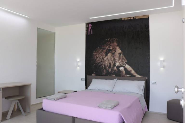 Family-friendly villa with private pool, barbeque & patio | Pets are welcome — photo 3