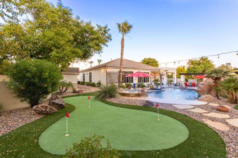 Dream Vacation Heated Pool Oasis Sleeps 10