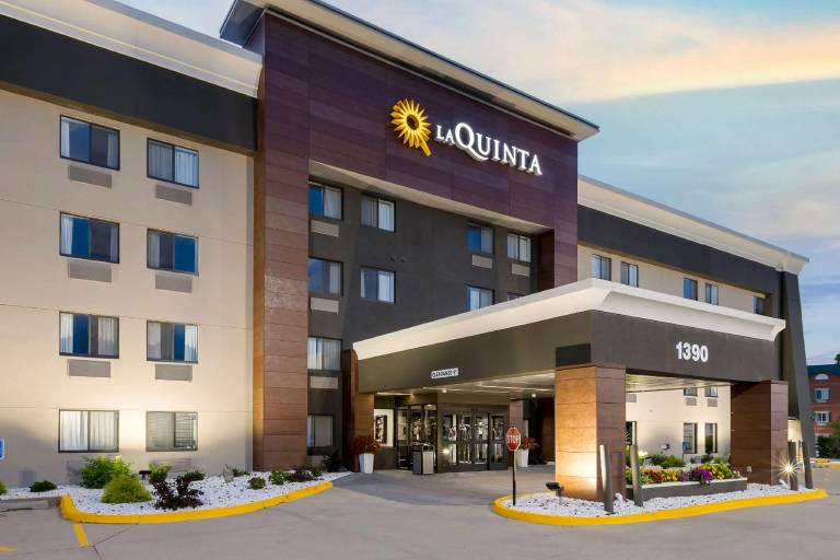 La Quinta Inn & Suites by Wyndham Des Moines West Clive — photo 3