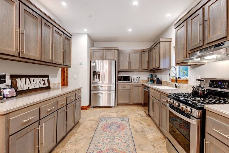 Family-friendly house with BBQ, terrace & hot tub | Mountain view | Pet-friendly — photo 3