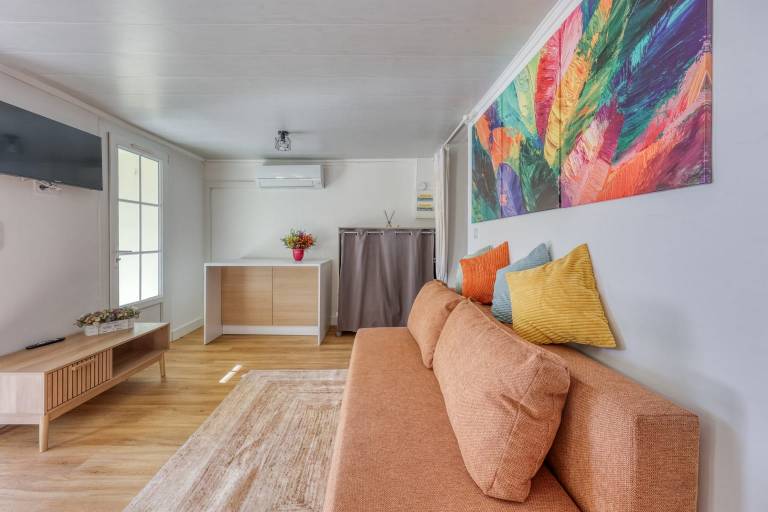 Child-friendly holiday apartment with patio & barbeque | Next to the beach | Pets are welcome — photo 2