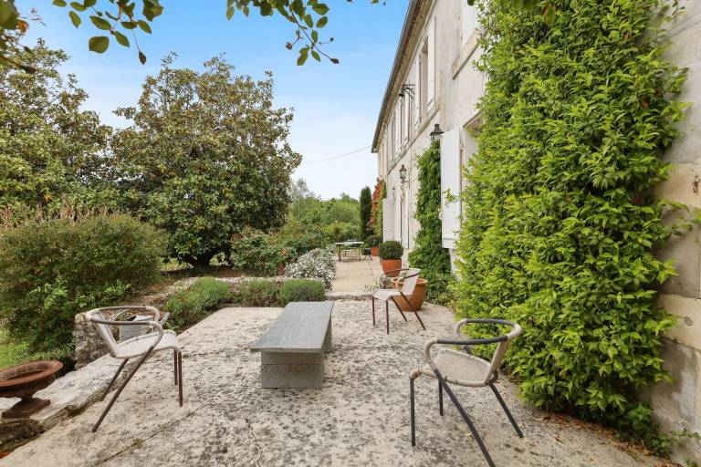 House  Bourg-Charente