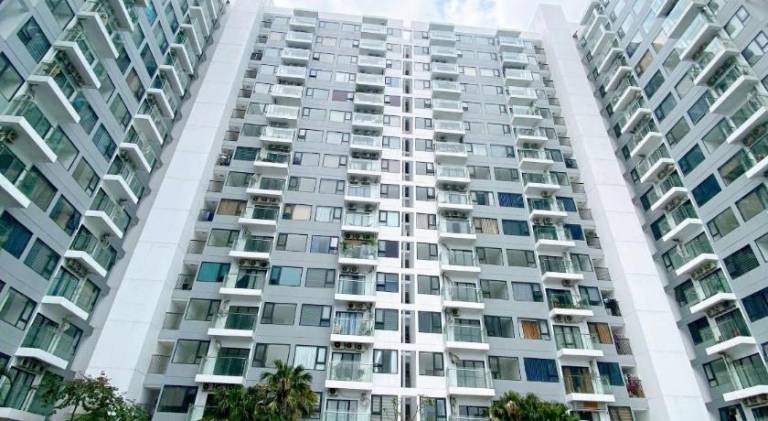 Apartment with yard, terrace & pool | Suitable for remote work | Dogs allowed — photo 5