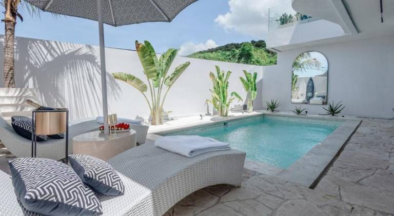 Vacation home with pool — photo 4