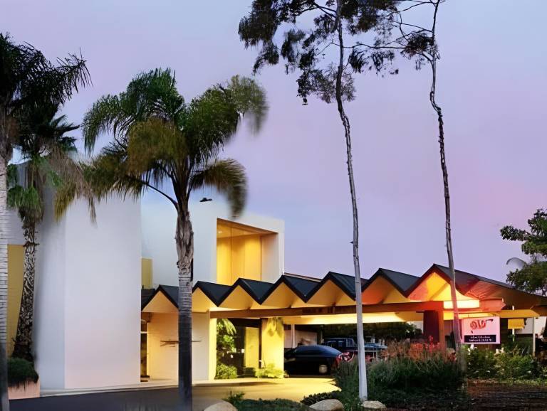 Lemon Tree Inn