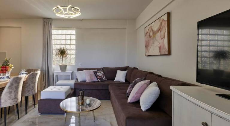 New cozy apartments in Crete Coast with pool and dining area — photo 4