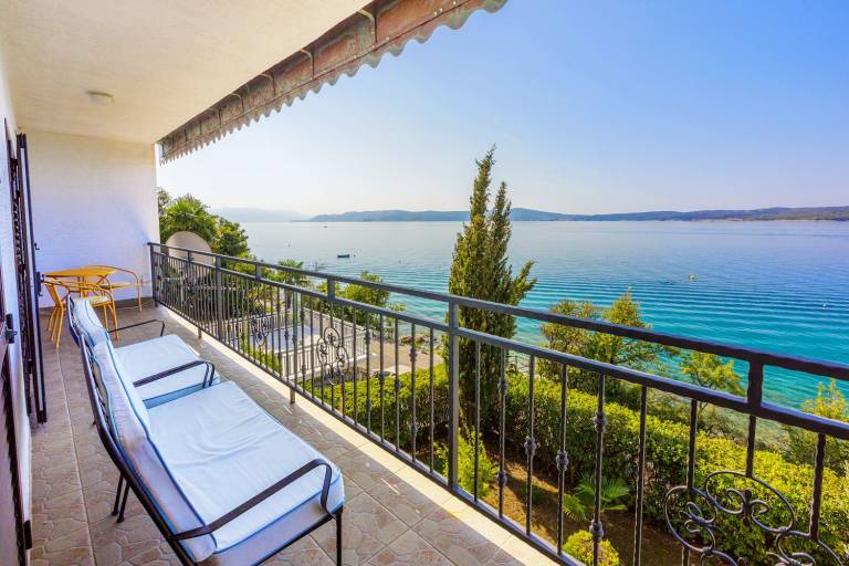 Apartment with patio, garden & BBQ | Beach view in Crikvenica