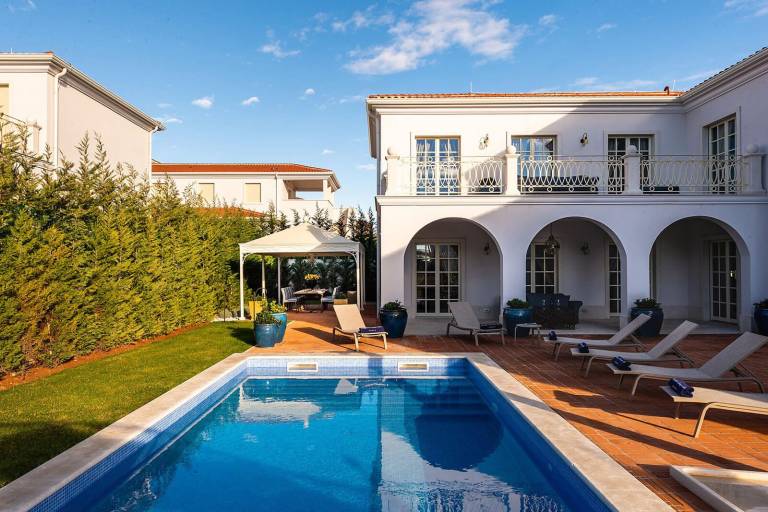 Fully equipped ample villa with grill, terrace & garden | Pets allowed — photo 4