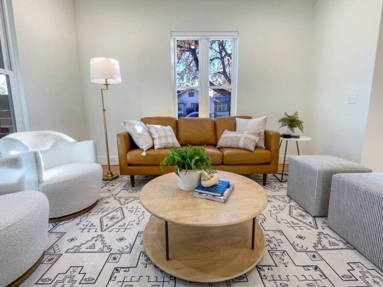 Charming vacation home with private pool | Pets allowed — photo 2