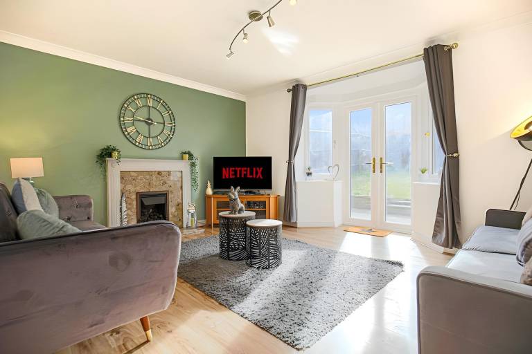 Fully equipped ample vacation home with garden | Pets are welcome in Milton Keynes
