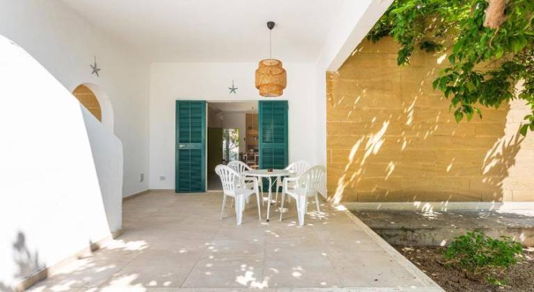 Villa with 3 rooms for 8 persons in Manduria