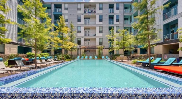Holiday apartment with pool | Close to Battle of the Alamo | Pets allowed in San Antonio, TX