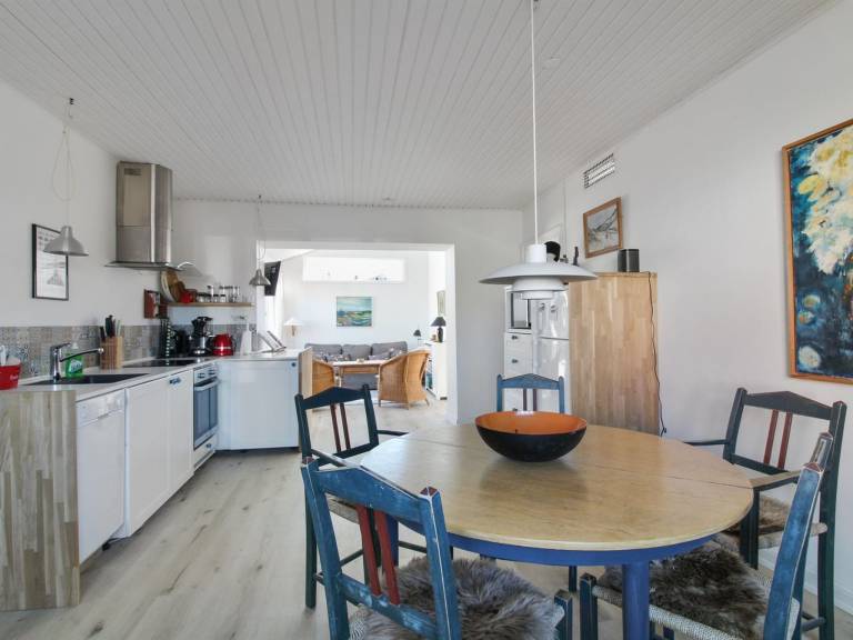 Family-oriented house with patio | Close to the beach | Pets allowed — photo 3