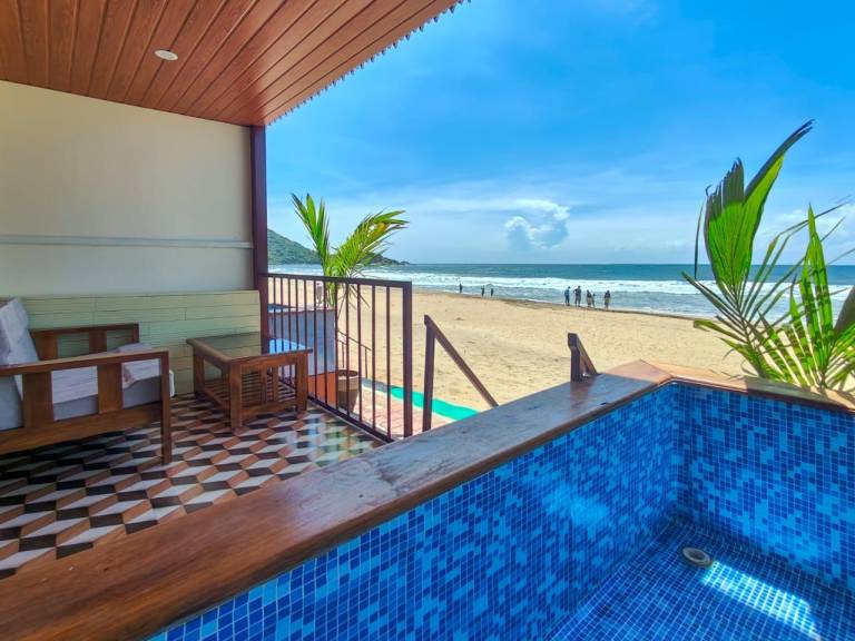 The Dreamland Beach Resort in Canacona