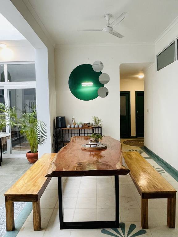 Quarto (B&B) ESIC Colony