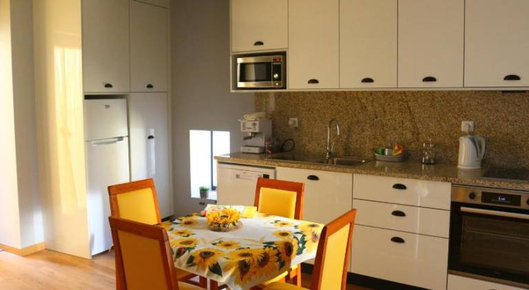 Charming vacation home with grill | Dogs allowed — photo 4