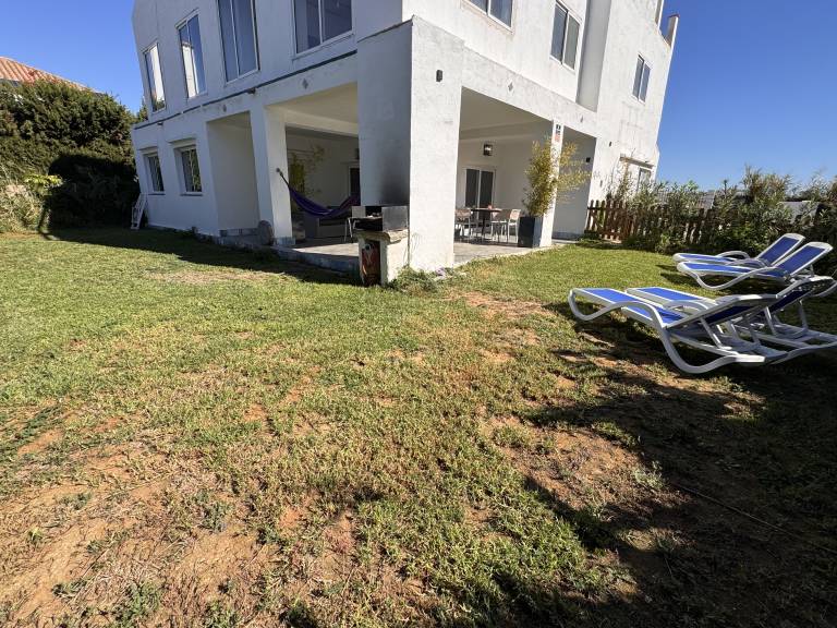 Vacation home with grill, yard & patio | Garden view | Next to the beach | Pets allowed — photo 4