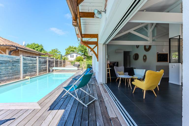 Fully equipped beautiful vacation home with private pool, fast internet & terrace | Garden view | Pet-friendly — photo 3