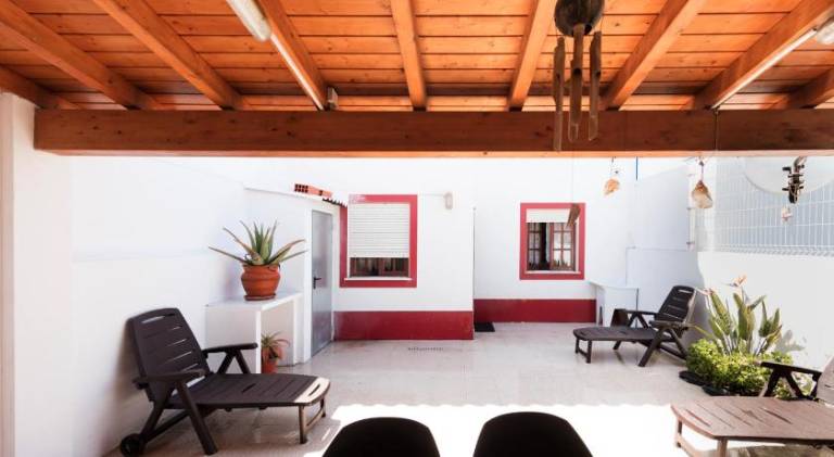 Charming holiday apartment with patio & barbecue | Beach nearby | Pets allowed — photo 3