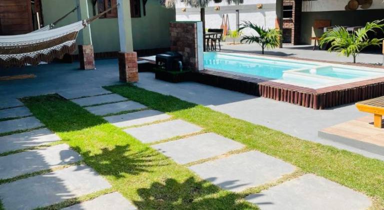 Vacation home with pool — photo 5