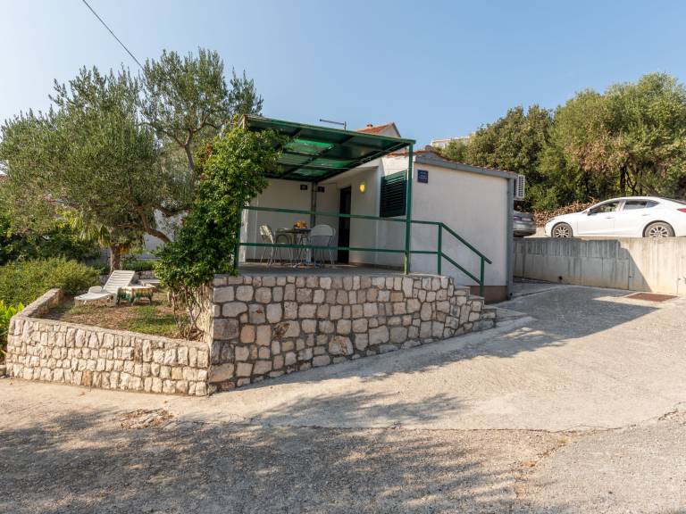 Vacation home with garden & terrace — photo 2