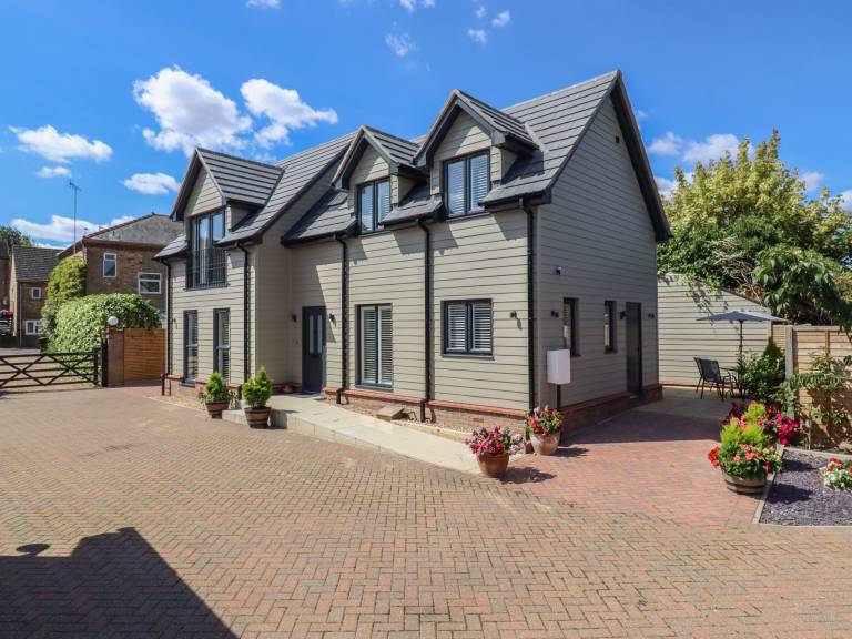 Cottage  Ely