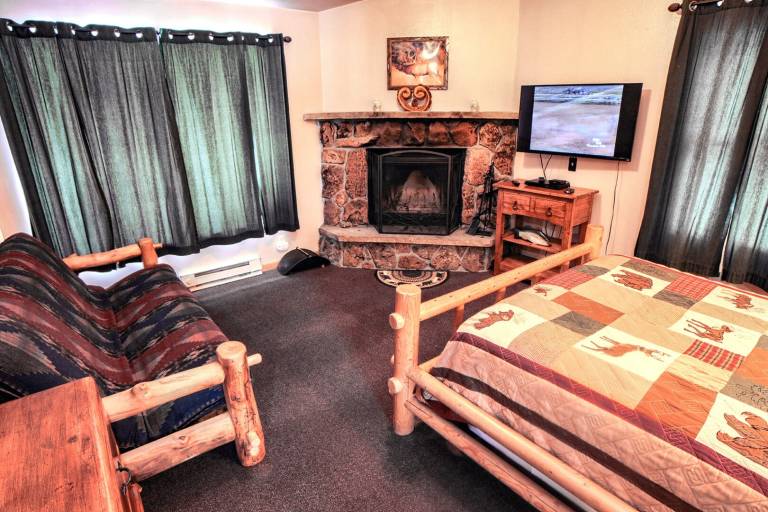 Lazy R Cottages: 7B in Estes Park, CO