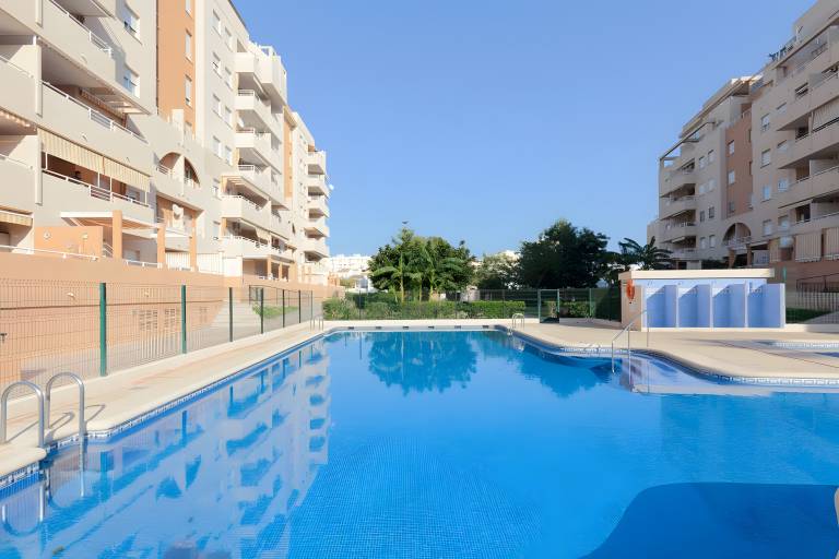 Apartment 'Jardines De Playa Gandia' with Shared Pool, Wi-Fi and Air Conditioning — photo 2
