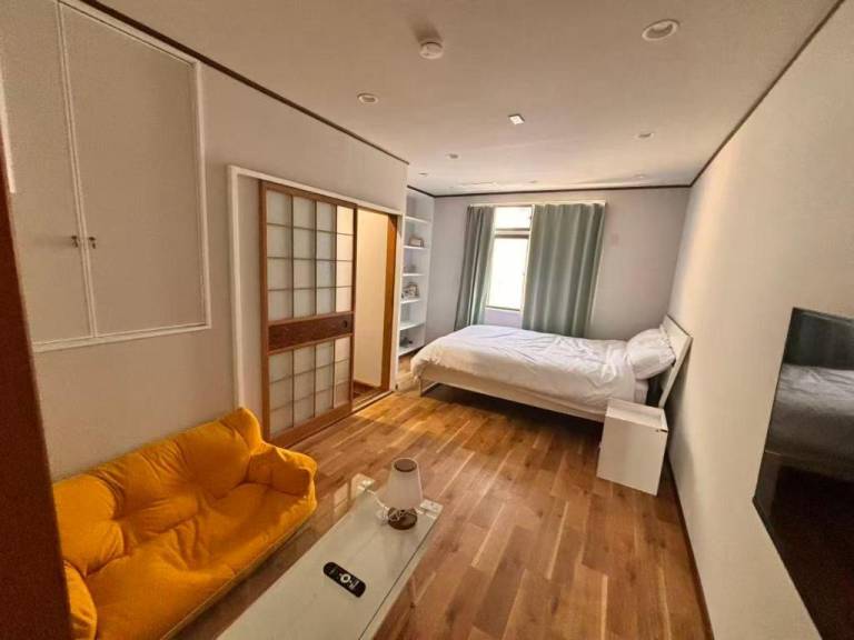 Villa with 1 room for 6 persons in Osaka