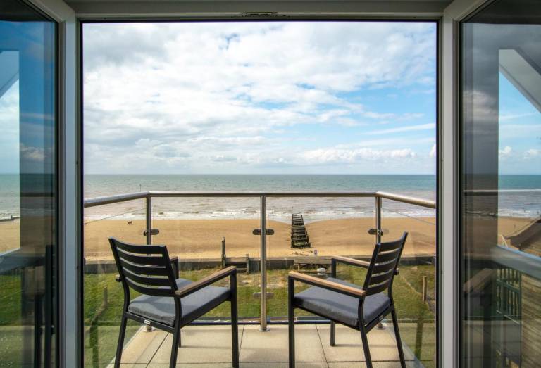 Fully equipped cottage with terrace & garden | Water view | Pets allowed — photo 3